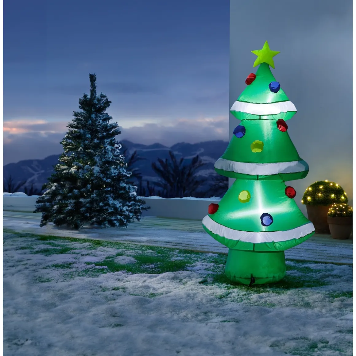 Aufblasbarer Weihnachtsbaum