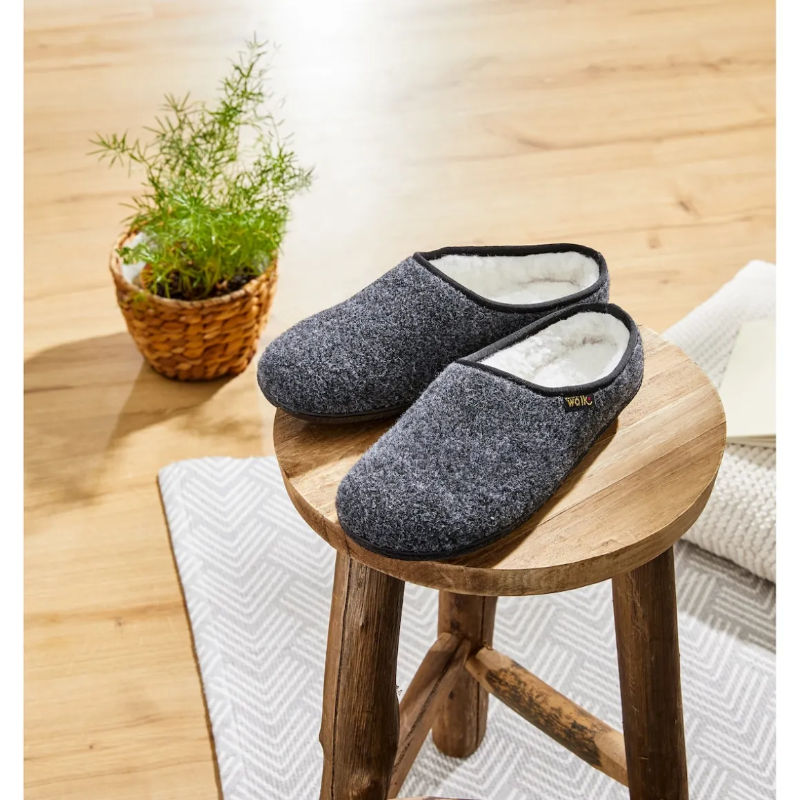 Hausschuh-Pantolette mit Wolle
