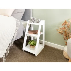 Nacht- und Beistelltisch