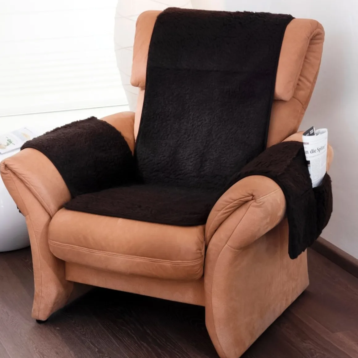 Sesselschoner aus Schurwolle braun