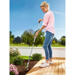 Unkrautstecher mit Teleskopstiel